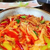 肥肠湘、非常香！这家美蛙鱼火锅好吃到汤都要喝光光😍   