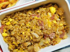 -必胜客(宝杨路宅急送店)