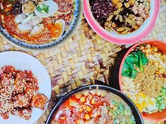 -爆炸头阿姨小四川正宗川味小吃(无任何分店)