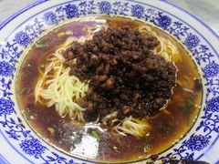 -渝之汇牛肉豌杂面