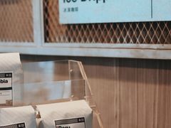 面包甜点陈列柜-来回·咖啡(天河南店)
