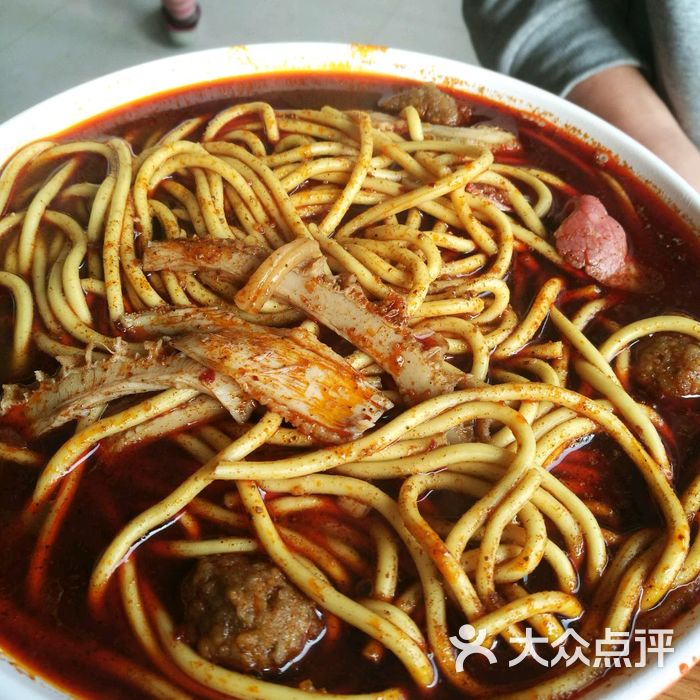 悠然小贝牛肉丸子面