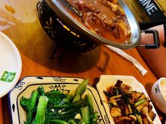 -临江餐馆二楼美食部落