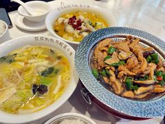 -渝是乎酸菜鱼·川渝小炒(新世界百货望京店)
