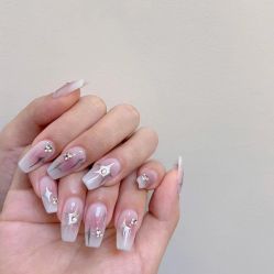 -花岐款式专研健康美甲沙龙