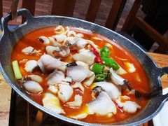 -老滇山寨•云南特色菜•地方菜•民族风情歌舞表演(金碧店)