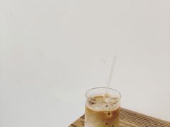 海盐焦糖冰拿铁-素咫咖啡CLIFEROSE