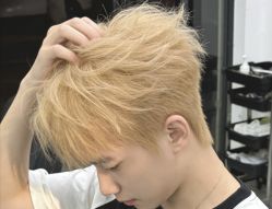 -镁连社·美联社