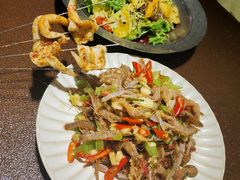 -曼听小寨海鲜烧烤·大连辣炒大王(盖州街店)