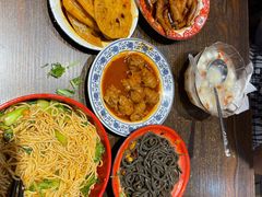 -爆炸头阿姨小四川正宗川味小吃(无任何分店)