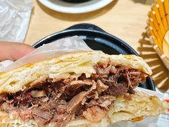 -闫家驴肉老店(华电一校店)