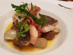 -龙虾酒吧扒房(宁波香格里拉店)