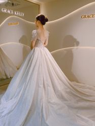 -GRACE KELLY婚纱与礼服(天津店)