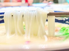 鲜花过桥米线-新世界·过桥米线宴