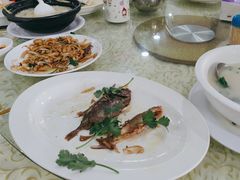 -鹏城人家海鲜酒家·23年老字号(较场尾店)