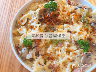 在等SPA的间隙过来觅食，选中了这家店