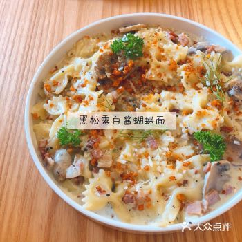 在等SPA的间隙过来觅食，选中了这家店