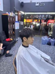 -藤野造型专业烫染接发