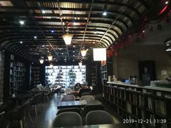 -钟书阁(松江泰晤士小镇店)