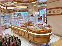 -85度C(生甜甜圈研究工坊·上海松江人民北路店)