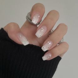 -七月美睫 美甲