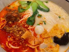杂酱焖肉米线-刀小蛮半只鸡过桥米线(家乐福四元桥店)