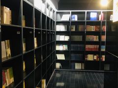 -钟书阁(松江泰晤士小镇店)