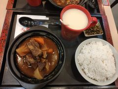 慢炖萝卜牛腩饭-永和大王(中关二店)