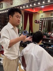 -东方先生国潮男士理发馆