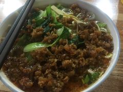 三鲜米线-老字号杨坡红油米线腊汁肉夹馍(东四道巷店)