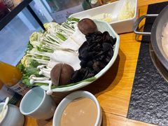 -额尔敦传统涮.冰煮羊火锅(乌兰察布体育场店)