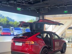 -TESLA 特斯拉(上海太古汇体验店)