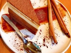 -Chom Cafe and Restaurant