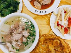 萝卜炖肘子-荣生萝卜汤饭店