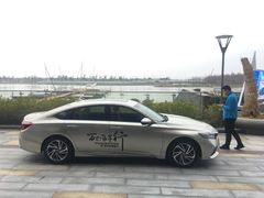 -上海滴水湖皇冠假日酒店