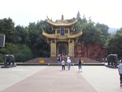 -峨眉山报国寺