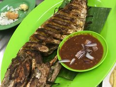 -明记烧鱼美味店