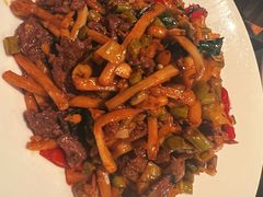 酸笋紫苏炒牛腱-桂小厨广西菜(万象城店)