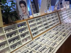 -MiRi眼镜·蔡司·星趣控·尼康控优点视觉合作店(南京东路店)