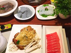 -小天鹅火锅·一线江景洪鼎旗舰店(洪崖洞店)