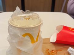 -麦当劳(上海虹桥站30B检票口楼上)
