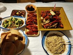 -霄汉牛三鲜湖北砂锅菜(万松园2店)