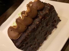 海盐焦糖味坚果蛋糕-星巴克(广州南站A18检票口楼上)