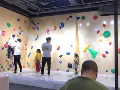-ROCKPLUS攀岩馆(环宇城店)