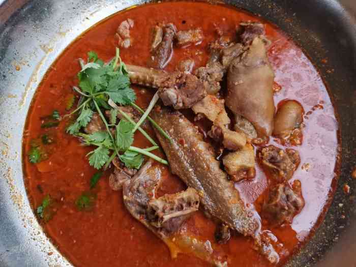 琦乐餐饮旱鸭猪蹄汤锅店-"红河旱鸭也是云南的一道特色菜!剑鸭肉质紧.