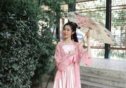 -三河市薇拉风情婚纱摄影店