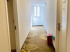 -7天连锁酒店(上海徐家汇龙华路地铁站店)