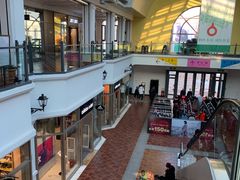 店内环境-枫叶小镇奥特莱斯