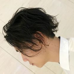 -HAIR CORNER