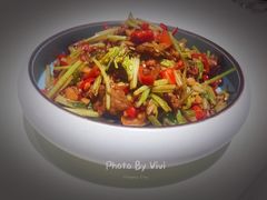 小炒黄牛肉-千百味红餐厅·江西菜(绿地双子塔店)